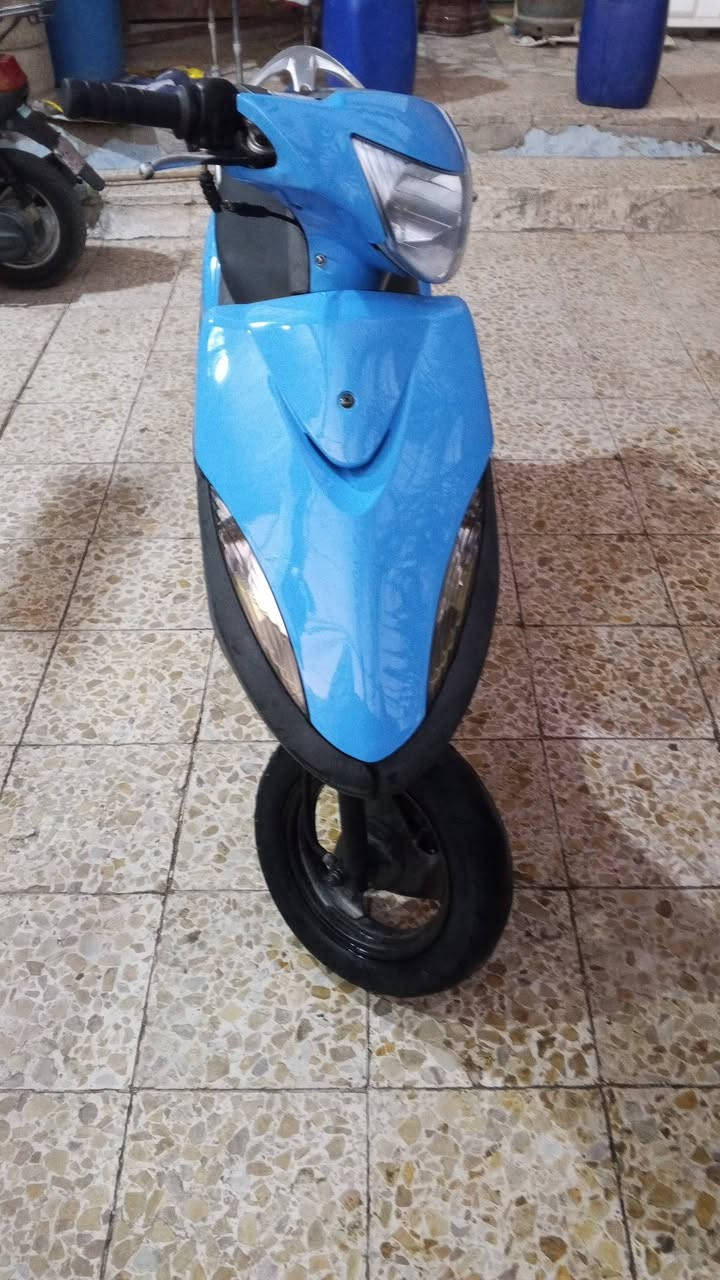 السلام عليكم
دراجة ماكس عدله للبيع 

دراجة تونه طلعناهه حاويه كلشي ما مبدلين بيه بس الكفرات 

مامفتوح كلشي شغال سلف هندر كهربائيّة كله ابلاد كفراته لاصليه موجوده 

المايشتري لا يتصل ***********

السعر 950
