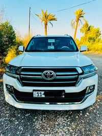 لاندكروز V8 • ٢٠١٩ • ٧٠ الف