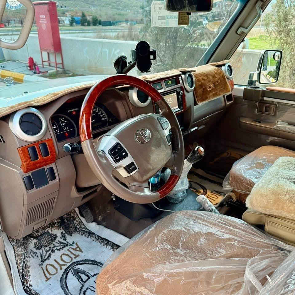 تۆیۆتا لاندکڕۆز j70 مۆدیل 2013 بیلاد پۆستاڵ 
165 هەزار کیلۆمەتر ڕۆیشتووە 
ناوزەرد
وینج
شوتە 
فۆڕمیکا 
لەسەر دەقی شەریکە ماوەتەوە 
١پەڵە بۆیاخ و دوو بست سارد 
ئەکسل و دەبڵ گێڕ بەشەرت 
سەنەوی تا ٢٠٣٠ تازەیە 
٤ تایە و ویلی لۆکی لە ژێرە

سـعـر : لە کۆمێنت داوابکە ڕاستەوخۆ بۆت دێت 📥 

گێڕ و مەکینە بەشەرت نەکراوەتەوە
هیچ کێشەیەکی تێدا نییە 

ژمارەی خاوەنەکەی 
***********
***********
