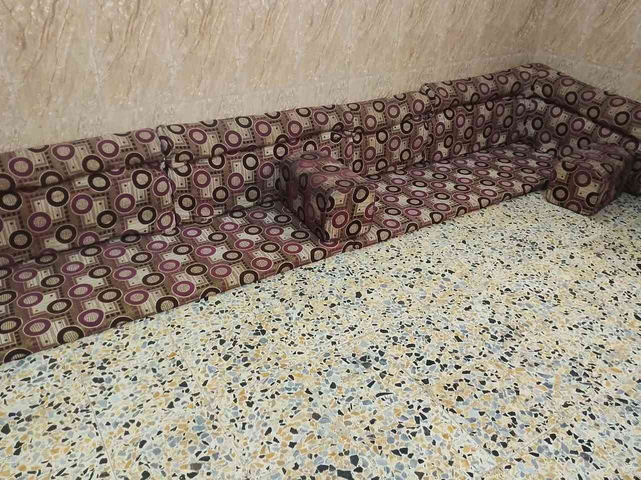 للبيع ب١٣٠ وبي مجال ١٤ متر


**إذا كنت صاحب هذا الإعلان وتريد حذفه لأي سبب، رجاءا أرسل رسالة إلى الدعم الفني**