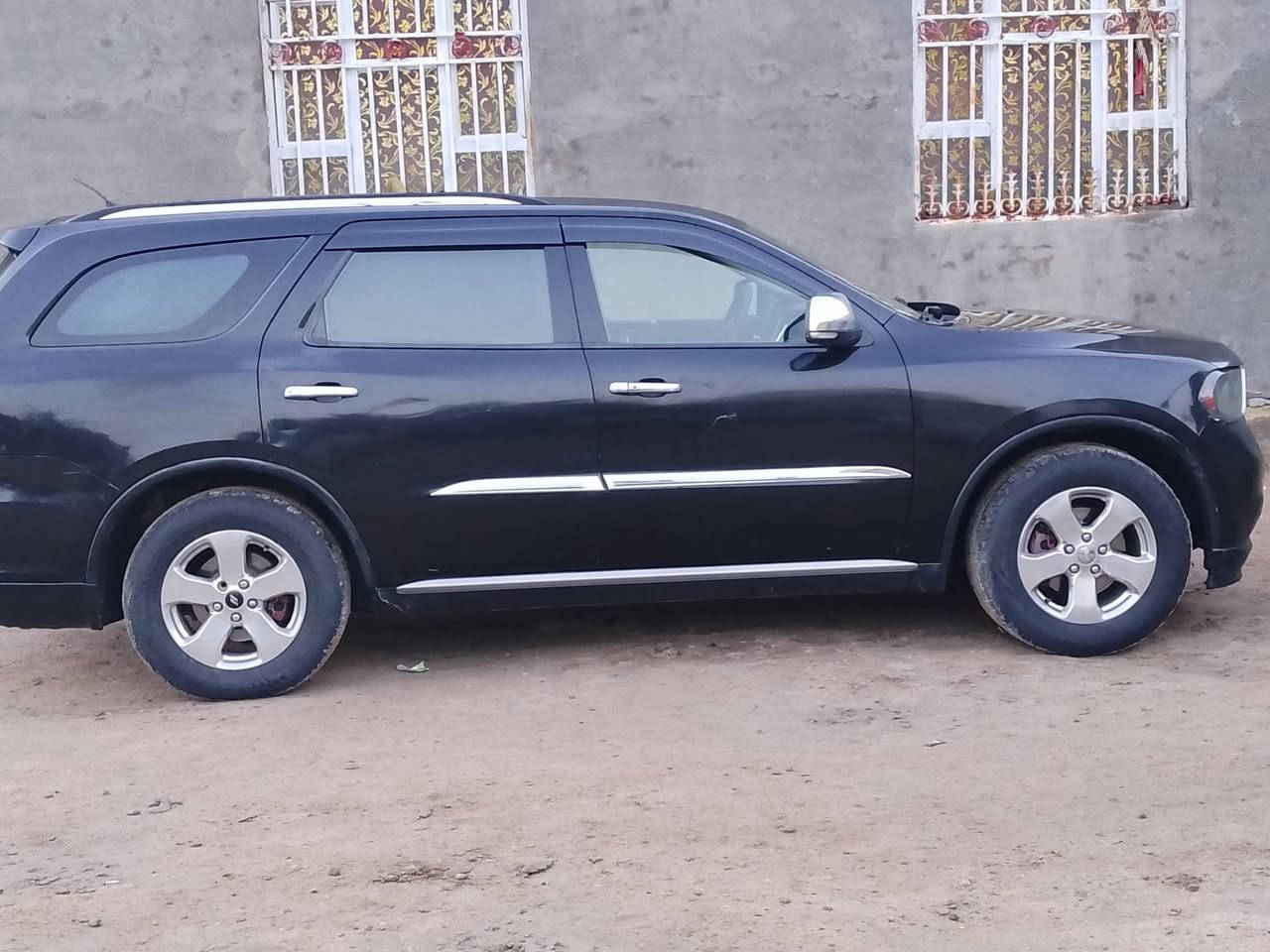 سلام عليكم جيب دورنكو 2011 تو ويل سياره جاهزه حداديه كير محرك تخم تاير تبريد ثلج  مداور ثاني يوم سياره بسمي رقم بصره انكليزي صبغ باب وجاملغ حسب فحص السونار بيع ومراوس جارجر او اوباما خصوصي حسب القناعه الشراي يتصل على رقم *********** موجود واتساب
