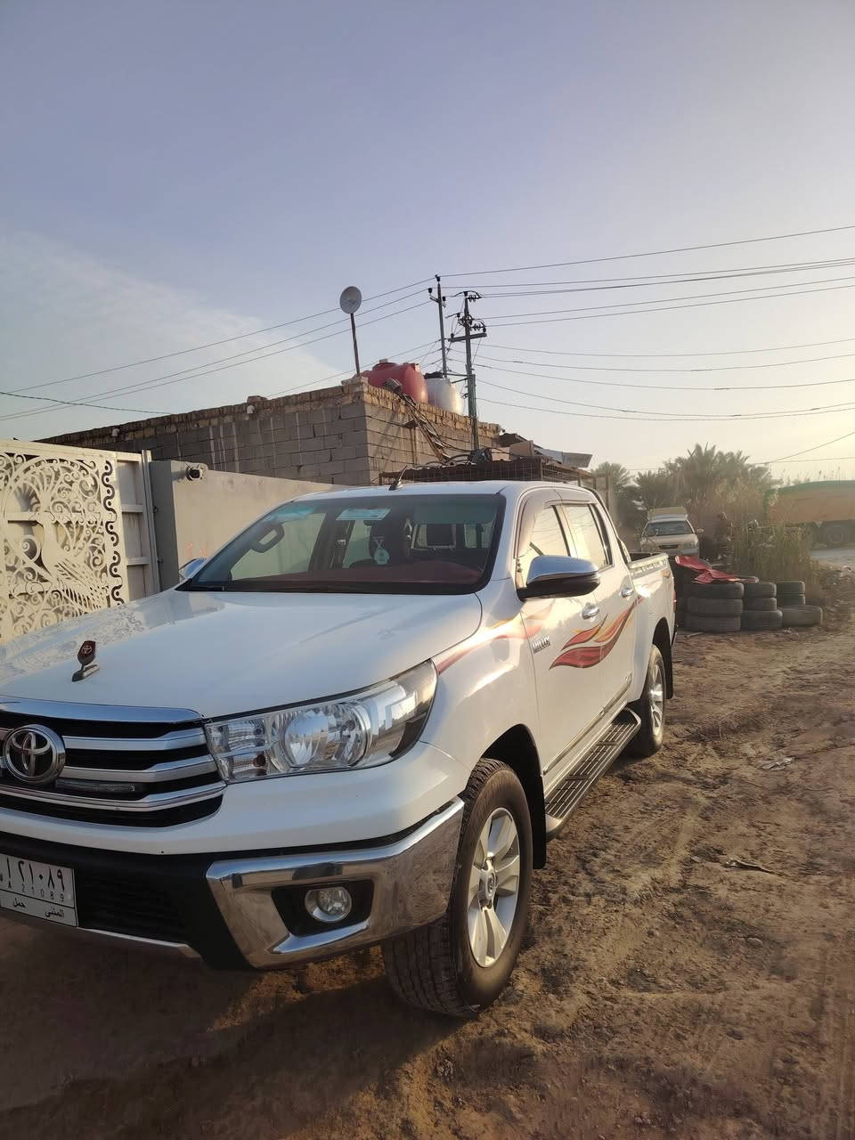 سلام عليكم هايلوكس فورويل ساز كفاله عامه من شخط ومن بارد ماشيه 170 حقيقي كير اوته ماتيك رقم مثنى ***********)
مكان الحمزه الشرقي وموجود ومراوس بيكم فقط
