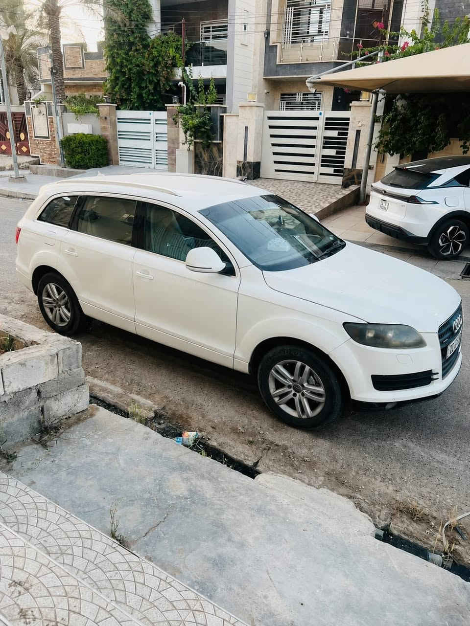 للبيع 🔥🔥80 ورقة وبيها مجال
أودي Q7 موديل 2008

رقم أربيل

🚘 سيارة فخمة وعملية، مريحة للخط والاستخدام اليومي، نظيفة ومعتنى بها.

✨ مواصفات السيارة:

* محرك قوي وأداء ممتاز

* دفع رباعي

* صالون واسع ومريح

* مواصفات أودي الأصلية

* مناسبة للعائلة والسفر

حالة السيارة:

✅ الضرر فقط بالباب الخلفي

✅ الصدر يحتاج ترتيب بسيط

السعر: 80 ورقة 💵

وبيها مجال بسيط فقط.
مكان السيارة بعقوبة

للاستفسار والتفاصيل مراسلة خاص 📩


**إذا كنت صاحب هذا الإعلان وتريد حذفه لأي سبب، رجاءا أرسل رسالة إلى الدعم الفني**