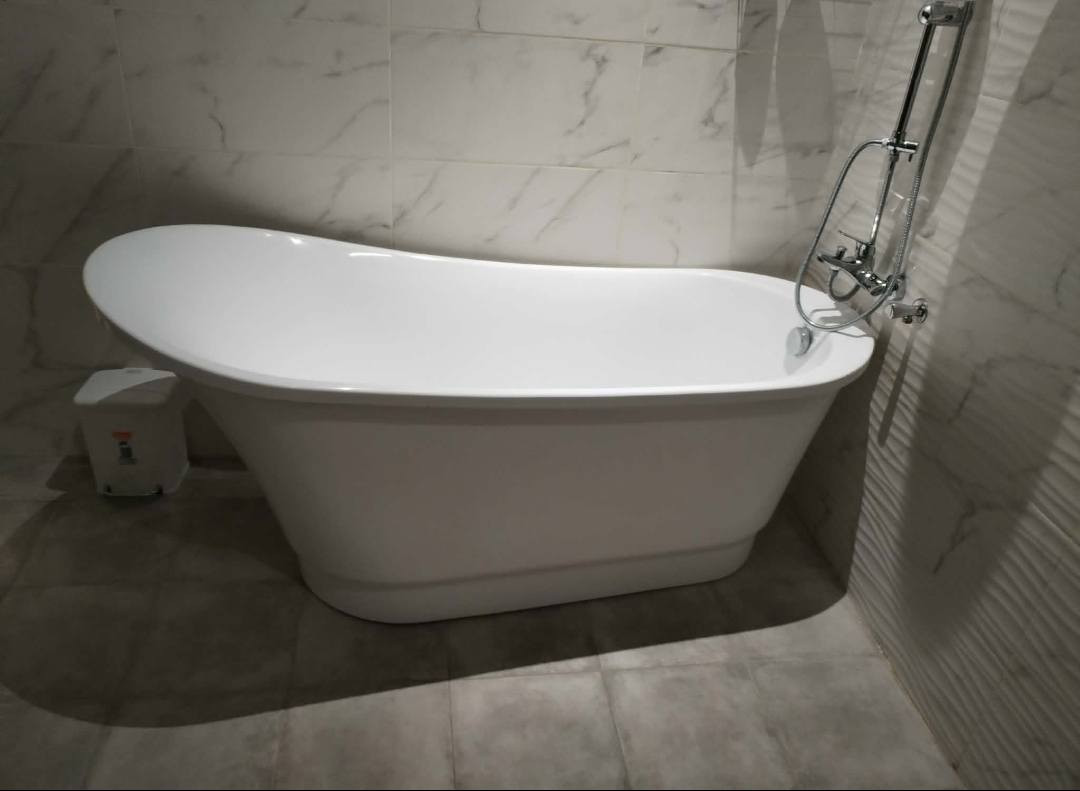 بانيو متحرك جديد الطول ١٧٠
العرض ٧٠
سعره ٢٠٠ الف ممانه بغداد
*********** بغداد, العراق
