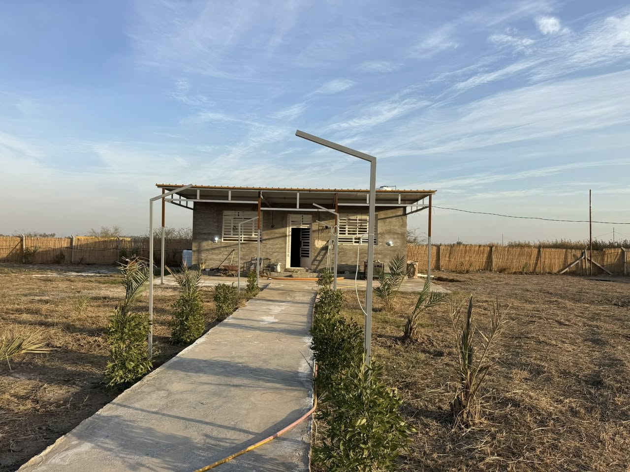 ان شاءالله بداية عام جديد مملوء بالخير والبركة على الجميع 

يعلن مكتب الشارقة للعقار في اليوسفية 

عن توفر دونم بالسند واقع حال دونم ونصف 

مسيج بالكامل وبي دار استراحة 

ومشجر وحديقة وترتيب يليق بالمشتري من اهلنا من بغداد 

متوفر ماء وكهرباء وشارع سبيس 

الموقع بغداد منطقة اليوسفية الشارع الثالث مربع المزارع اخر مربع بالمزارع 

السعر ١٧٥ وبي مجال 

العرض متوفر وخاص لدى مكتب الشارقة فقط 

اخوكم احمد الحمد الراجحي مكتب الشارقة للعقار 

***********
