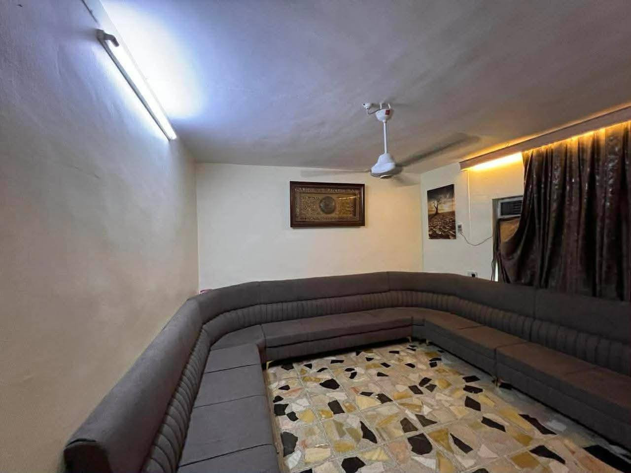 بيت للبيع للبيع✋✋
المنطقه 30 تموز ✌️✌️
قرب تيم مارت 👌👌
المساحه 195 م 🌹🌹
طابقين 4 غرف نوم وهول واستقبال ومطبخ وصحيات
بالطابقين وسرداب 🌴🌴
للاستفسار الاتصال على الارقام
*********** 📲🏦
*********** 📲🏦
نستقبل كافة العروض العقاريه ♥️
