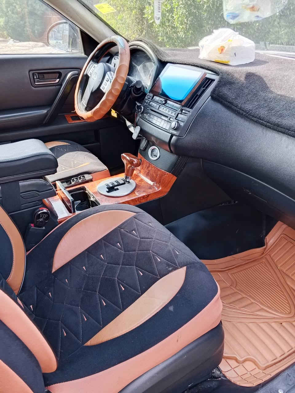 السلام عليكم سيارة انفنتي موديل 2006 فول مواصفات محرك وكير وحدادية وتبريد كلها تمام مصبوغه حزام بسبب الجراد رقم اربيل الجديد باسمي تحويل ثاني يوم او وكاله السيارة ما بيها اي نقص مكانها البصرة هاتف *********** سعرها 80$ وبيها مجال
