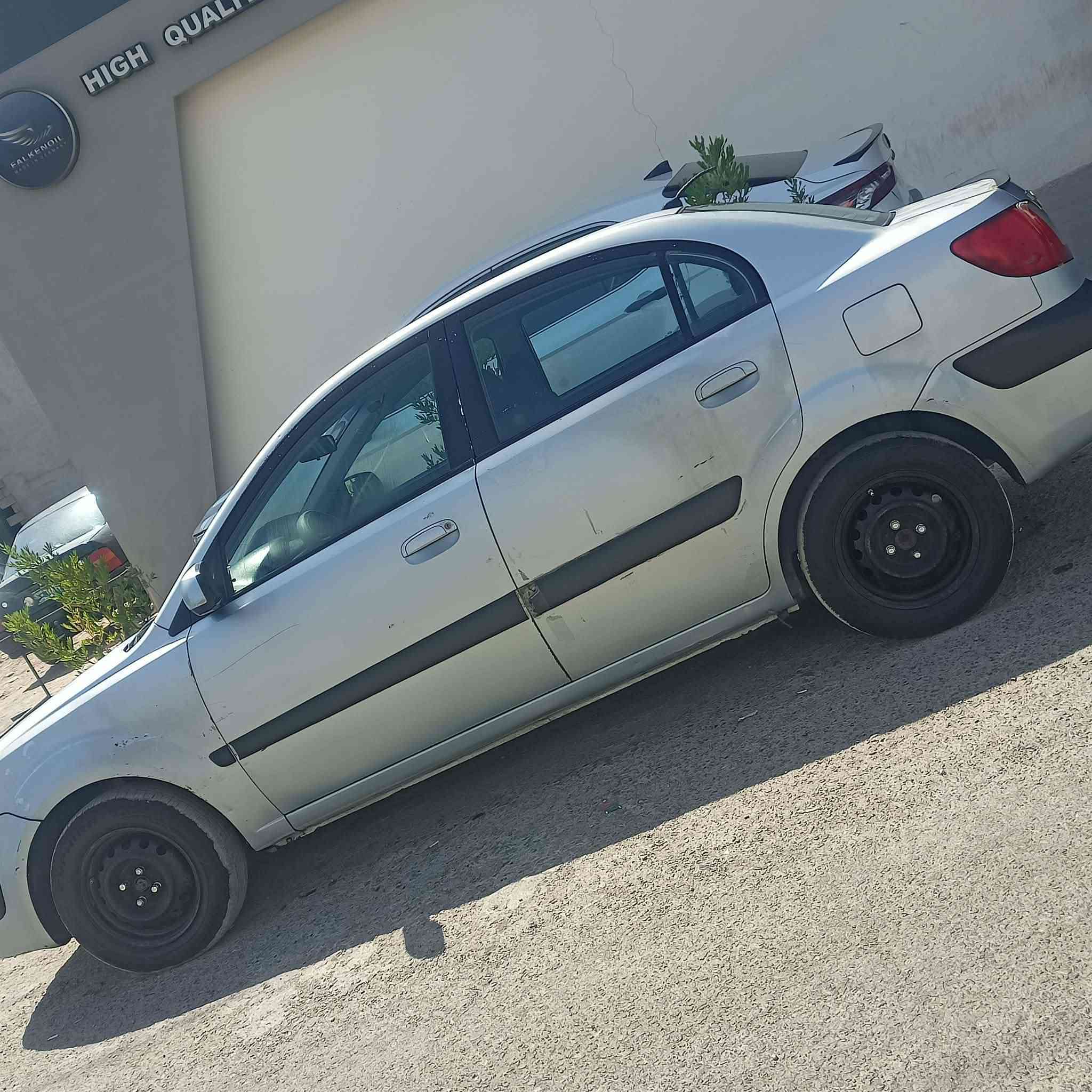 كيا ريو وارد امريكي فول عادي موديل ٨
محرك ١٦ شرط التحويل سياره 
 باسمي شرط التحويل  رقم صدامي السعر 70 وبيه مجال شاري يتصل ***********
