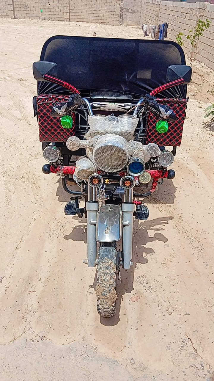 سلام عليكم ستوتة ام طير جمره لبيع رقم***********مؤديل21محرك23 أوراق كاملة ؤبليتهه بيهه نضافه فؤل شخط ما بيهه قطرت صبغ ما بيهه قطرت لحيم ما بيهه تخم تايرات جديد كله شقال سلف اشاير بكلايتات دشبؤل ما بيهه برقي نقص مدؤشمه ؤكامله مكان ديالى حمرين انتصل ؤتدلل 💯🩵
