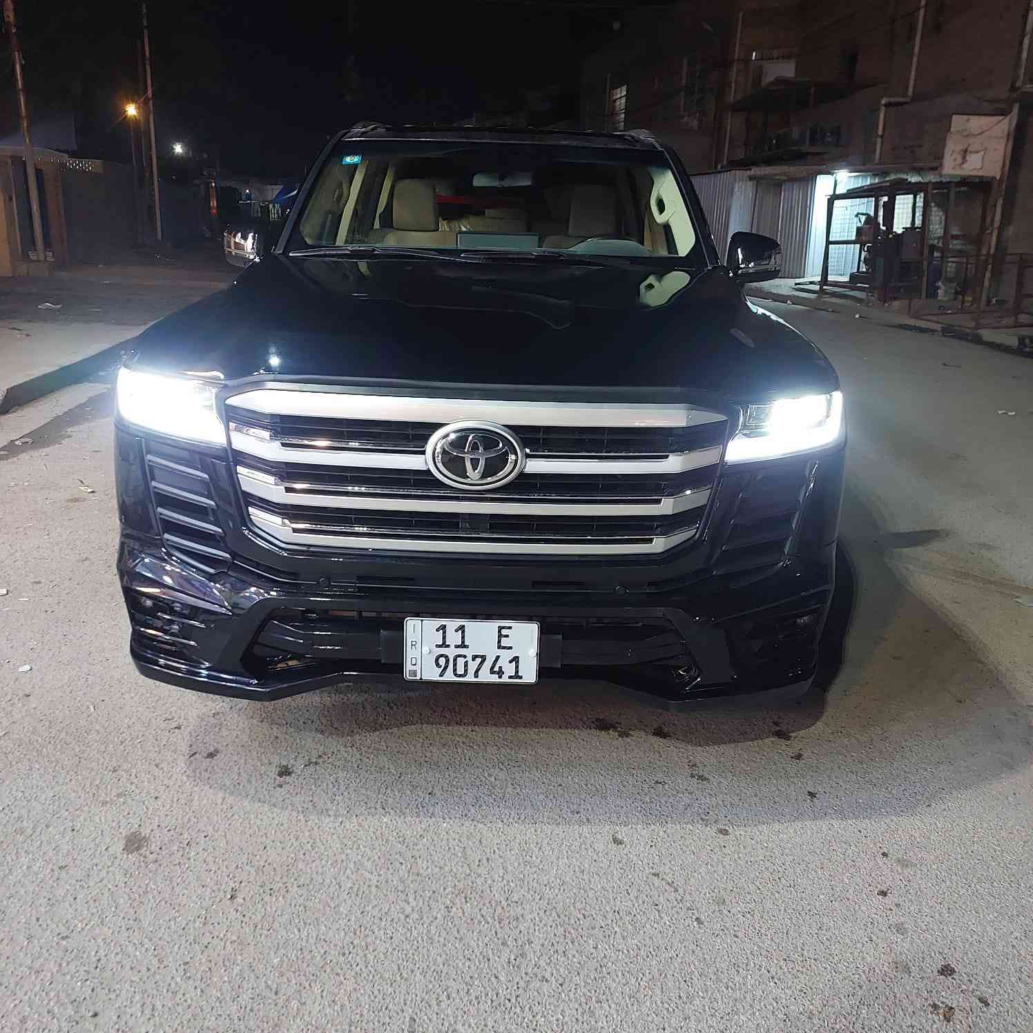 السلام عليكم اخوان للبيع تيوتا لاندكروز GX بدون فتحه موديل 2023 شركه ساز رقم بغداد الدولي بسمي شرط تحويل سياره بيها قطعتين صبغ فثط بدون اي دواخل ول باقي مكفول السعر 525 وبيه مجال للشراي للاتصال بل رقم 
***********// *********** مكان سياره بغداد بغداد, العراق
