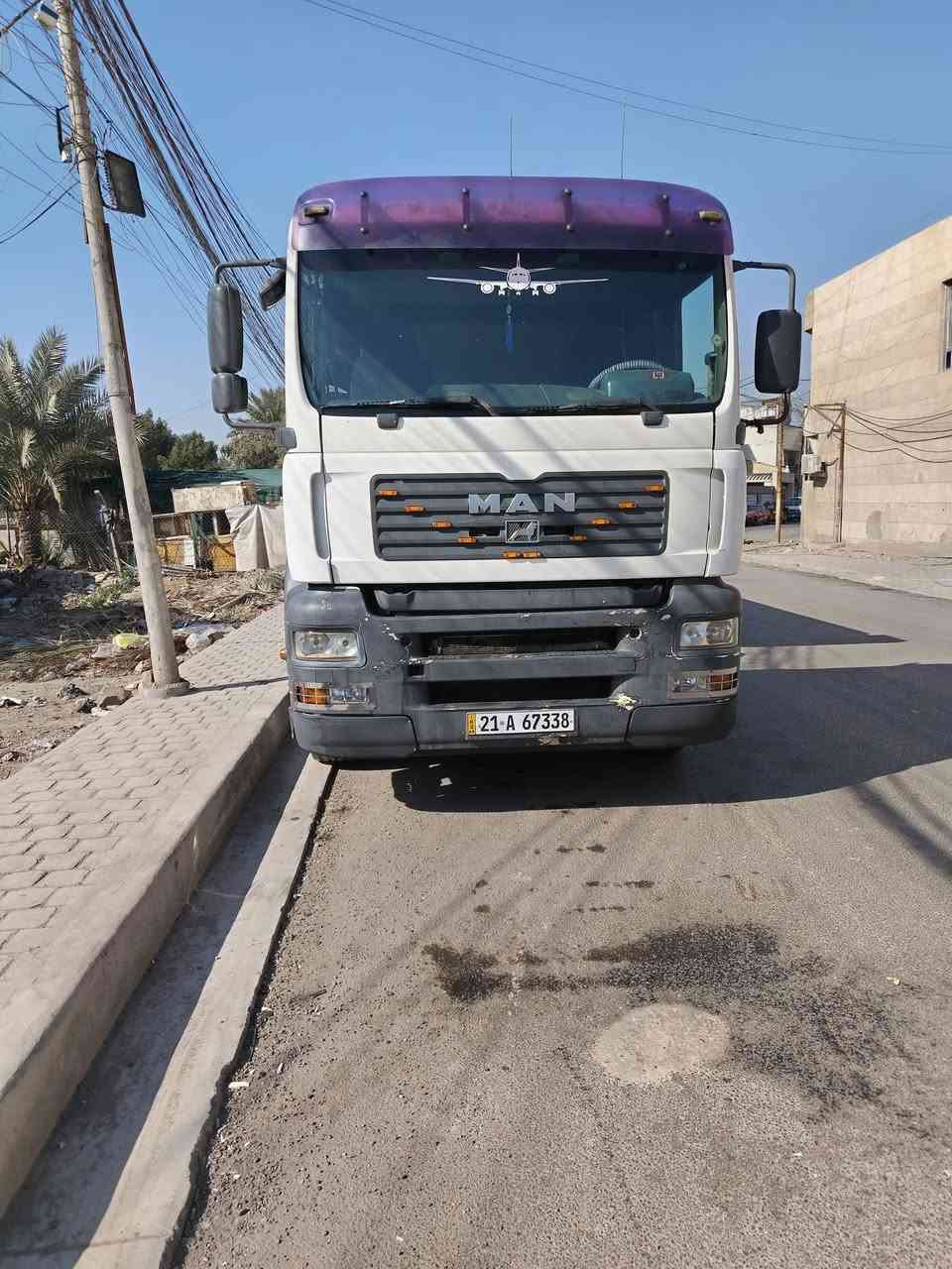 السلام وعليكم من رخصت الأدمن  سيارة مان تيكه موديل 2004 نساف مربوط ثلاثه دناكير بل سنويه وهيه اربع دناكير المكينه 410 كير غساله اوتوماتيك اكسل شفت العربانه ذرعتهه 28 الرقم السليمانيه بسمي سنويه تنتهي 2027 السعر تواصل عله هاذ الرقم *********** او***********
