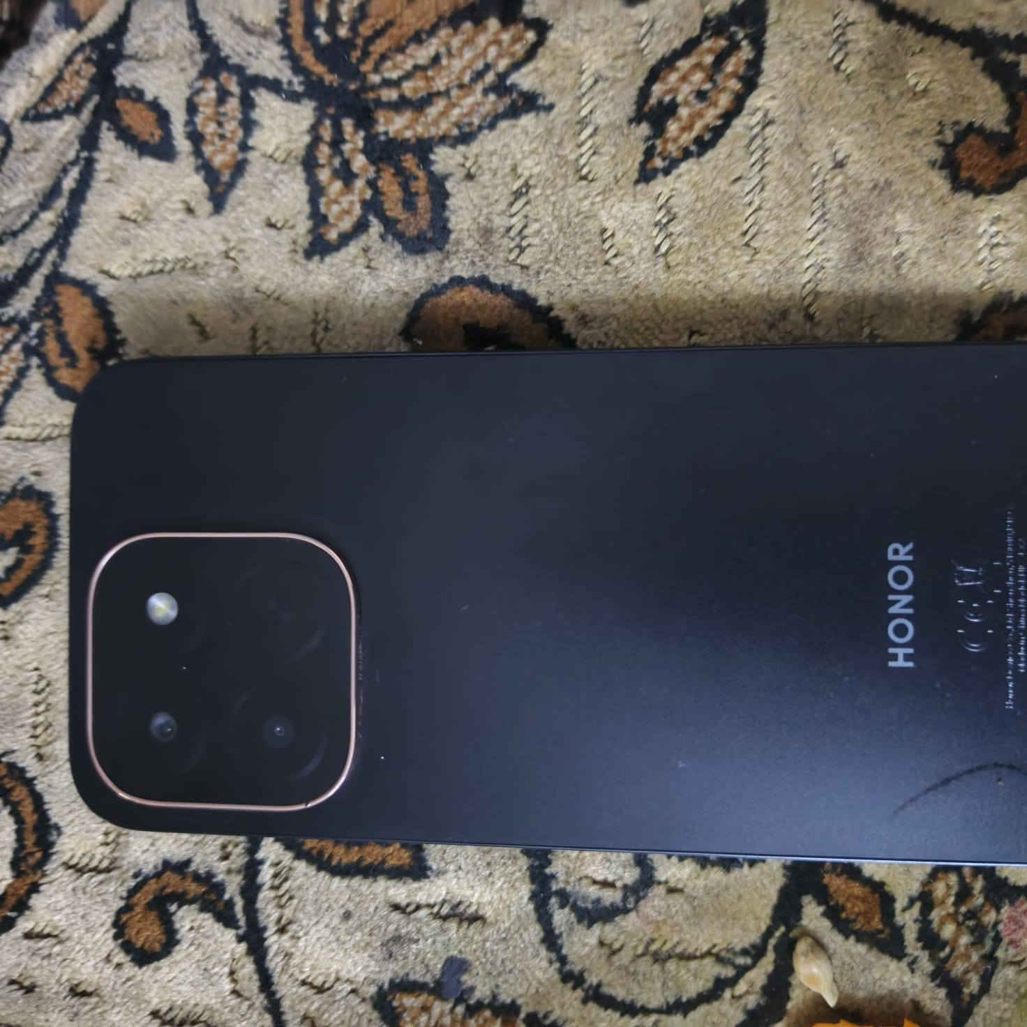 سلام عليكم موبايل البيع 140 اوبي مجال الموبايل هونر اكس 6 سي الموبايل جديد ماصار فتره من شتريته تصل رقمي ***********
