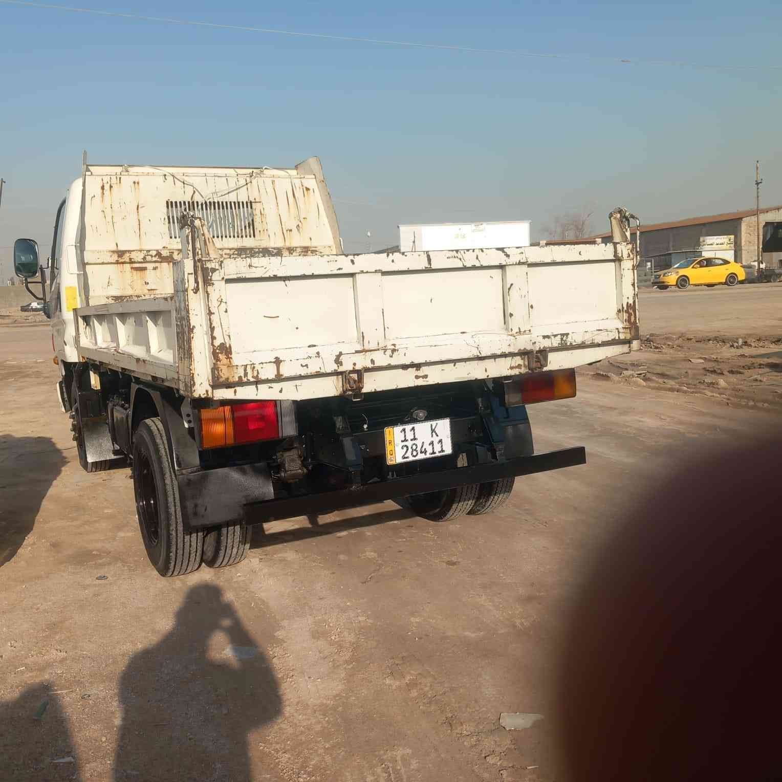 سلام عليكم للبيع كنتر هونداي 2017كفاله عامه من شاصي بدي قماره ماشيه 124رقم بغداد دولي تحويل مباشر مكينه 4000مكان ناصريه سعر 280$الاتصال ***********
