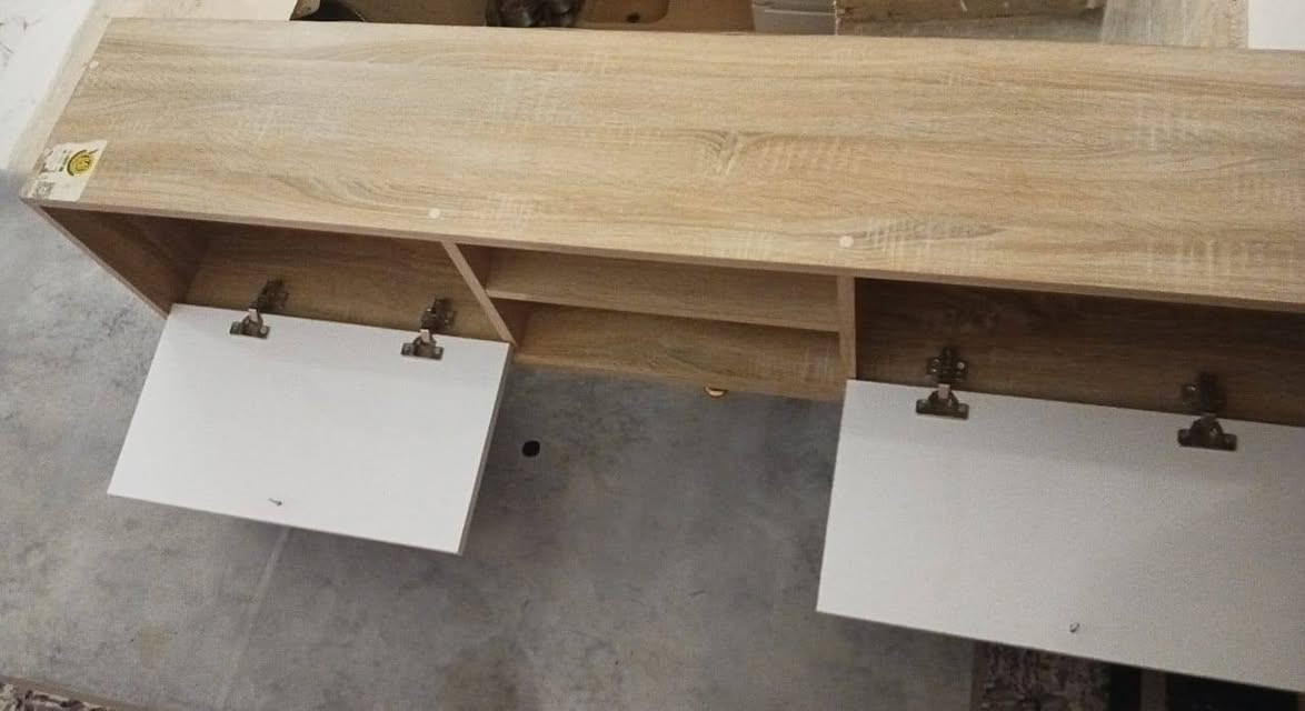 السلام عليكم ميز بلازمه جديد غير مستعمل السعر 35 وبيه مجال مكاني الاصلاح شارع الجزيره ***********
