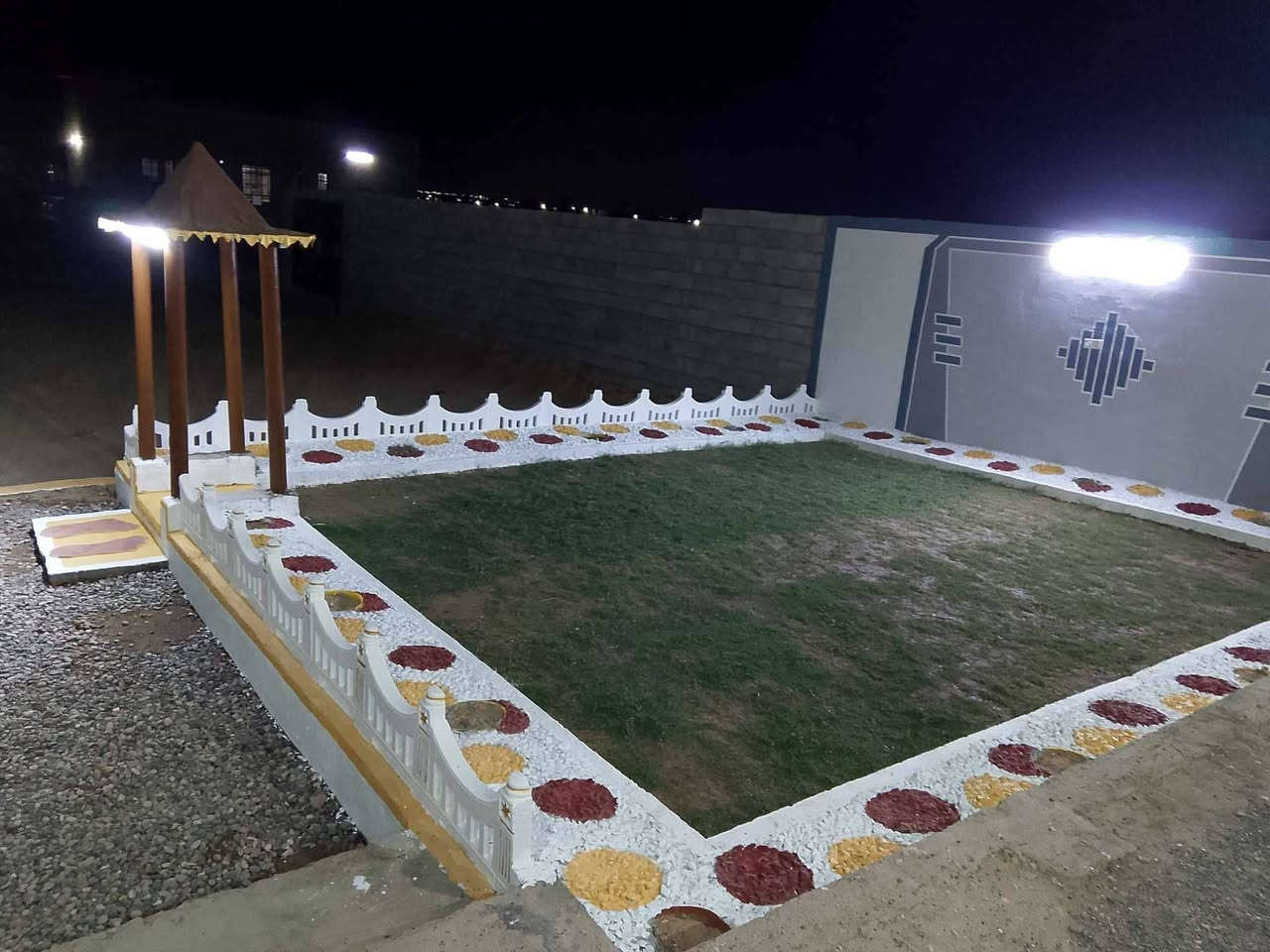 السلام عليكم 
قالب 1 حدائق فايبر گلاس غير مستخدم للبيع 
مكان الشرقاط الايسر قريه عويجيله 
***********
