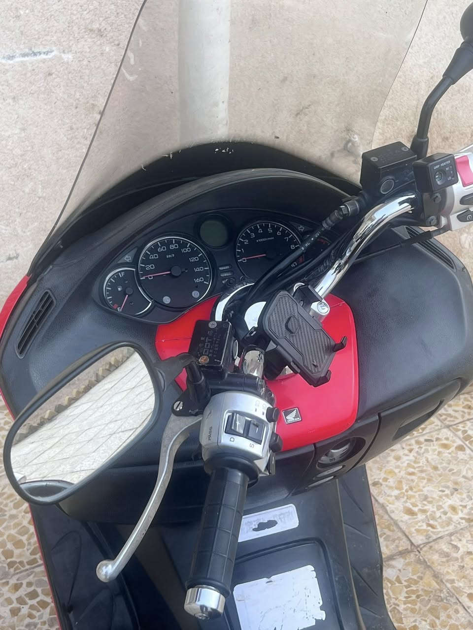 السلام عليكم فورزه 0:9اربع تحويلات سبع نمر كهربائيات كله شغاله دراجه واحد عله واحد نقصه فقط مكينه تنقص شراي يتصل ***********
