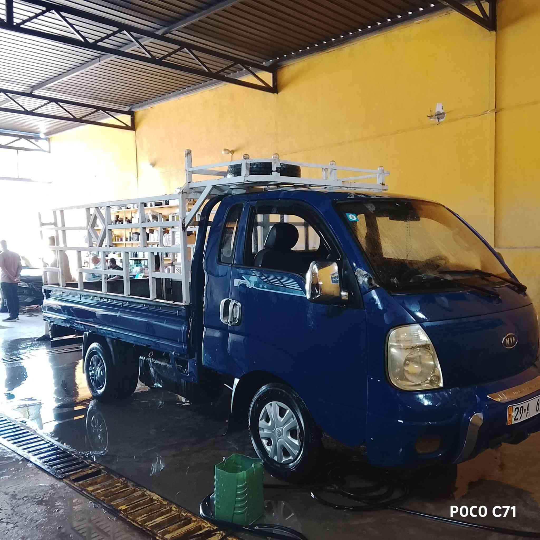 سلام عليكم كيه حمل البيع موديل 2011رقم واسط دولي محرك 2700سعر 75وبيها مجال مكان     نجف رقم الهاتف ***********
