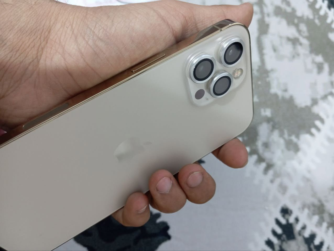 سلام عليكم جهاز آيفون 12 برو ماكس ذاكره 256 جهاز نضيف كلش مكفول من كلشي ماعده بصمه ما تشتغل وبطاريه 75 كارتونه وياه سعره 450 بيه مجال مكاني ناصريه مركز شموخ 
رقم ***********
