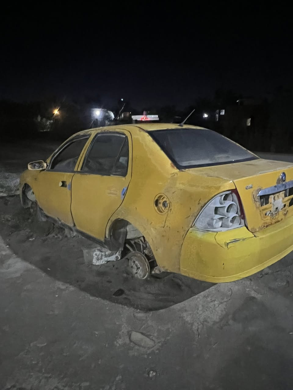 سلام عليكم سيارة جيلي مديل 12رقم بصرة مالكهة ما اندلة أبيع كوم حديد السعر خاص او نتصال على رقم *********** او واتساب
