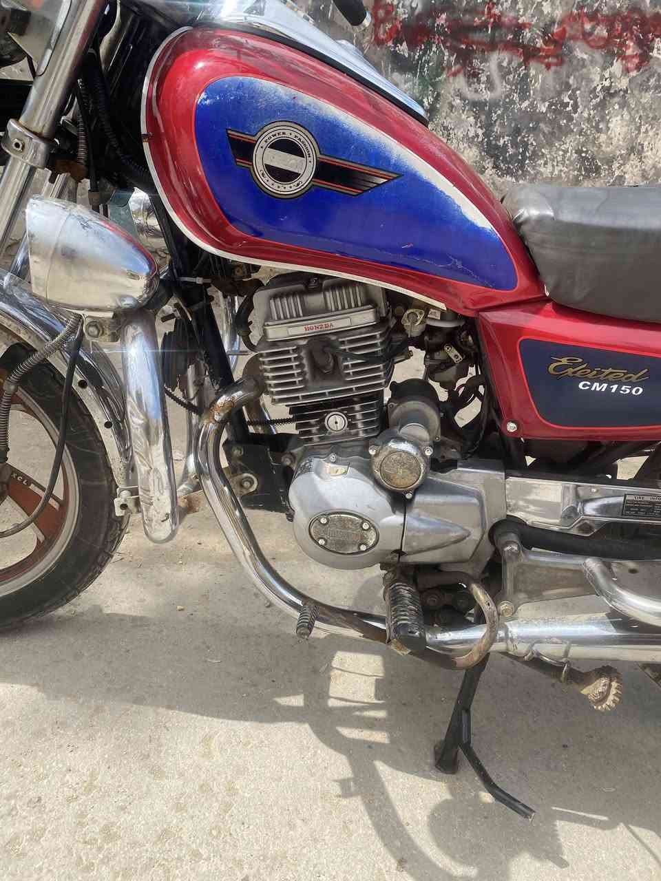 دراجه. جوندا مديل 2016 طالعه. بل 2020 

دراجه. مكفوله. كفاله عامه. أي نقص مابيها 

كهربائيات  كلها شغاله. أي نقص مابيها  

تيرات جدد مكينه مكفوله.  أوراق صولي 

مكان ديوانيه سعر خاص ***********
