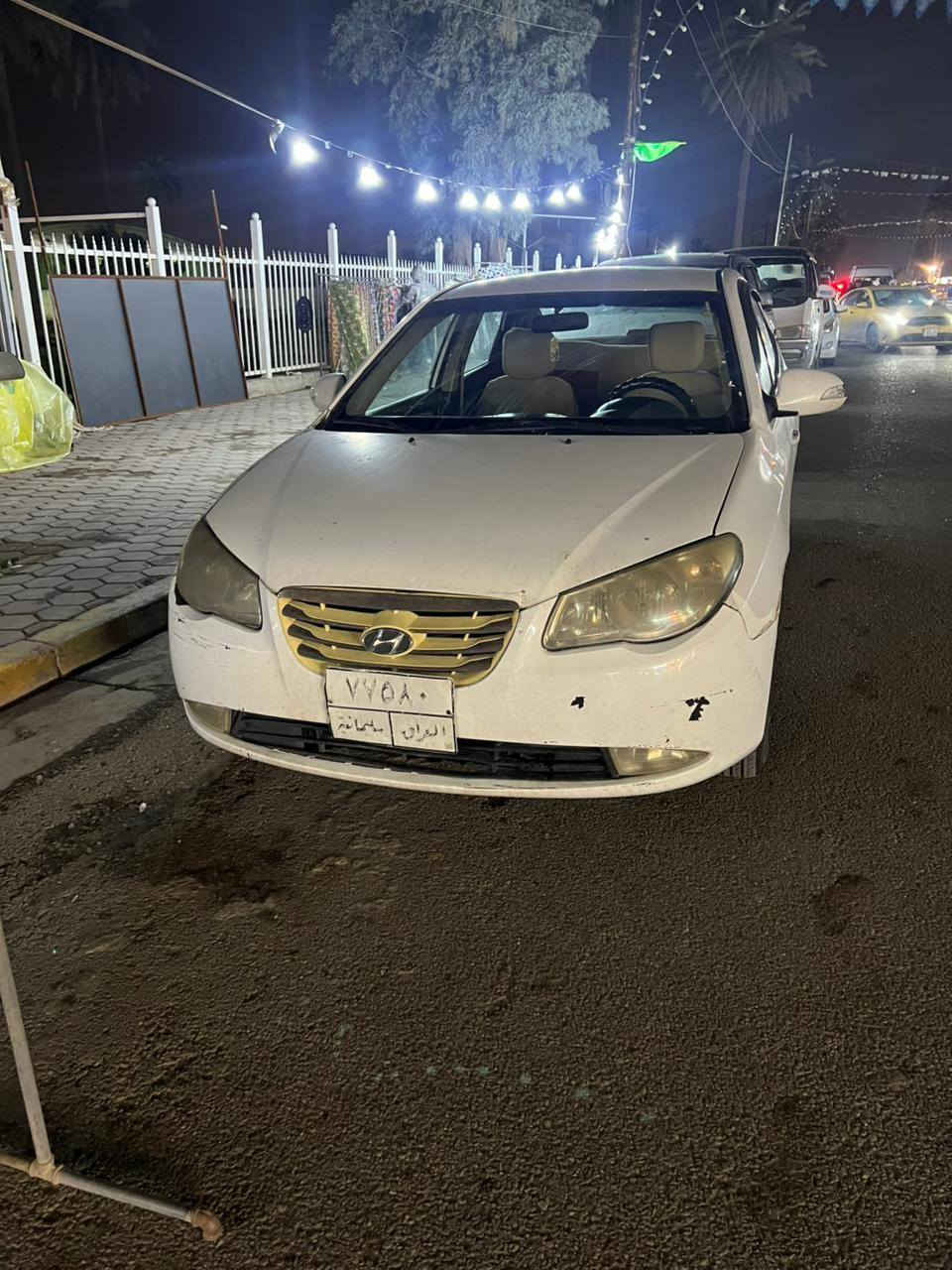 النترا موديل 2011 خليجي 
مكينه 1600 دكشن عالي المروغوب 
رقم سليمانيه بسمي سنويه نافذه إلى غايه 2027
ضرر السياره جاملغ وباب صفحه اليمنه بدون دواخل 
كير مكينه مكفولا 
السعر 93 وبيه مجال
***********  
العنوان بغداد
