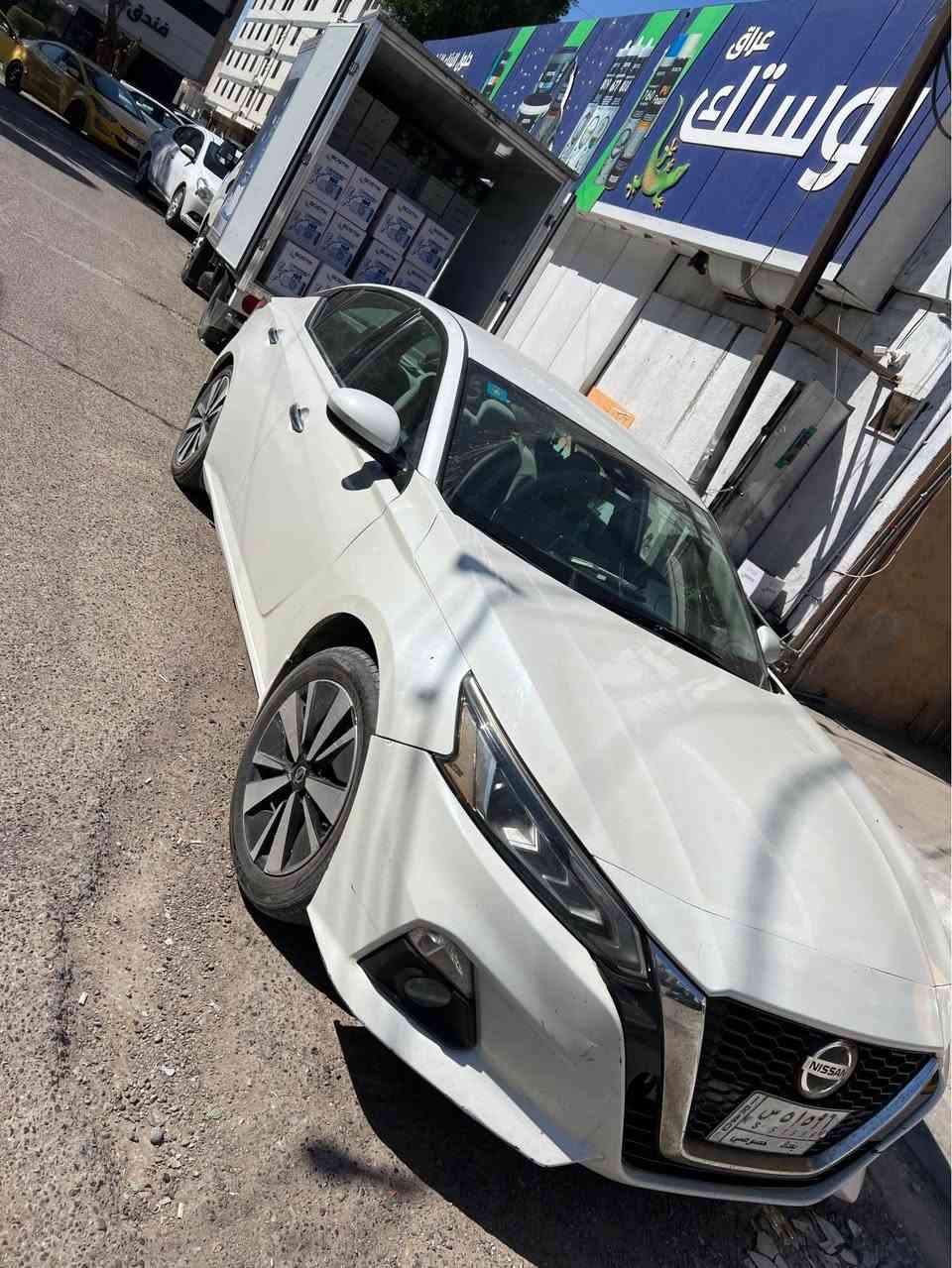 السلام عليكم 
نيسان التيما موديل2021
رقم بغداد بسمي شخصيا 
السعررر.119 بيه مجال 
مواصفات SV
سياره فول من عده السلايد
كشن كهرباء بصمه تشغل عن بعد
وبيه هواي مواصفات
داخل ابيض 
هاذ رقم شاصي بس دكه بالكوكل تطلعلك صور الحادث 1N4BL4DV8MN330979

ماشيه130 ميل
كير محرك صدر مكفول
صدر تايرات جاهزه
عده بعض النواقص اتصل وافهمك بيهن
حادثه بمريكا جاملغ وبنيد وبيه دواخل
اجتي  من امريكا بيه كلير بدون صبغ وممبين ابد بس بالسونار يطلع صفاح السيارة موس ابيع سياره حزام 
سياره حلوه وكاعده
مكاني بغداد الدوره جمعيه خير الله
*********** بغداد, العراق
