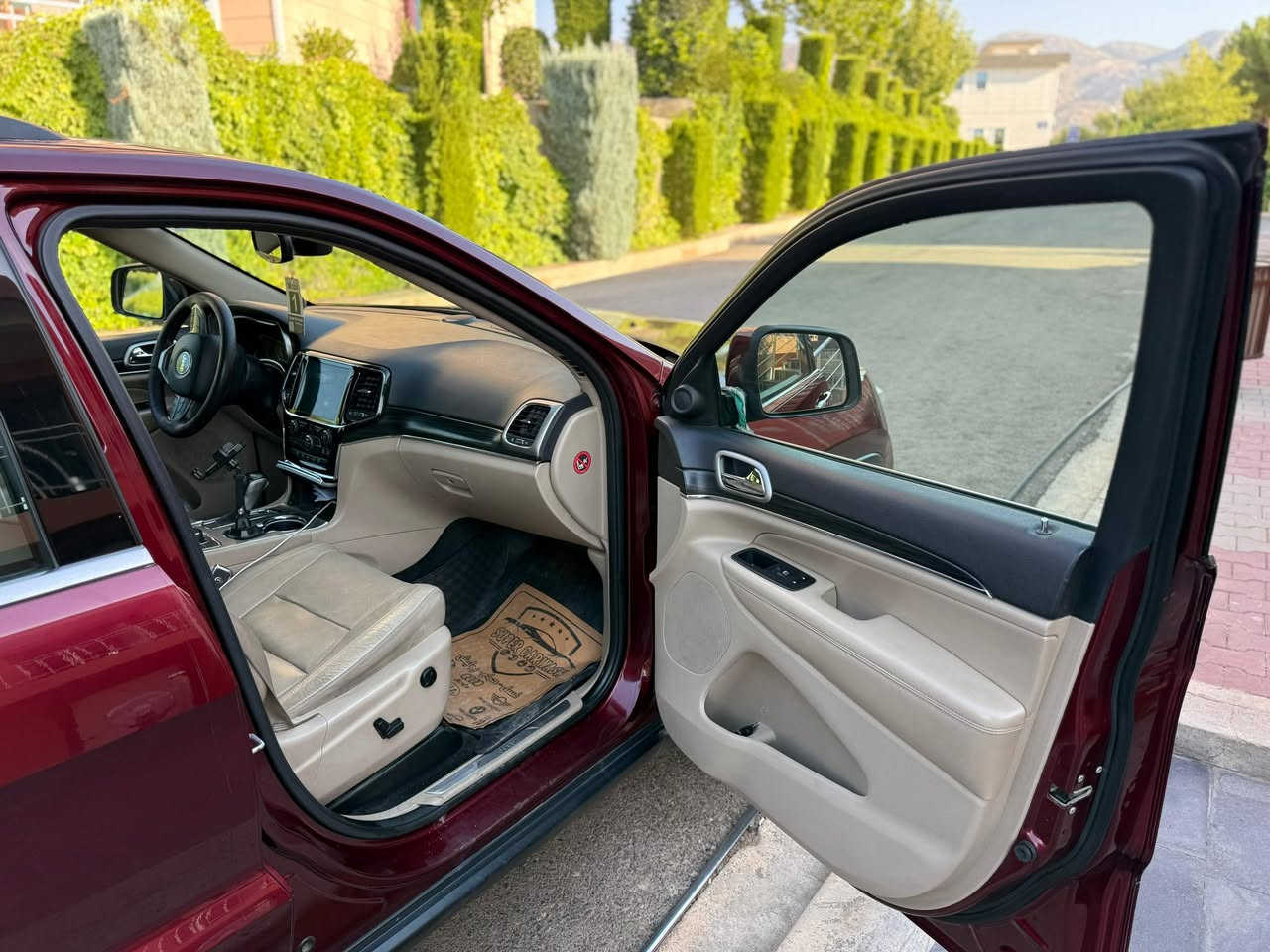 📍جيب كراند شيروكي
📍موديل ١٩ خليجي وكالة ليث العبيدي 

📍رقم اربيل هزة وفحص جديد والسنوية لل٢٩

📍فئة لمتد بلص فول الفول

📍مكفولة كفالة عامة ماعدا بارد جداً بسيط بالباب 

📍السونار مرفق مع الصور

📍طخم تاير جديد 

📍السيارة جاهزة ١٠٠٪

    ماشيه ٨٢ ألف ميل 

السعر 290 وبيها مجال 

العنوان البصرة.. 

***********
