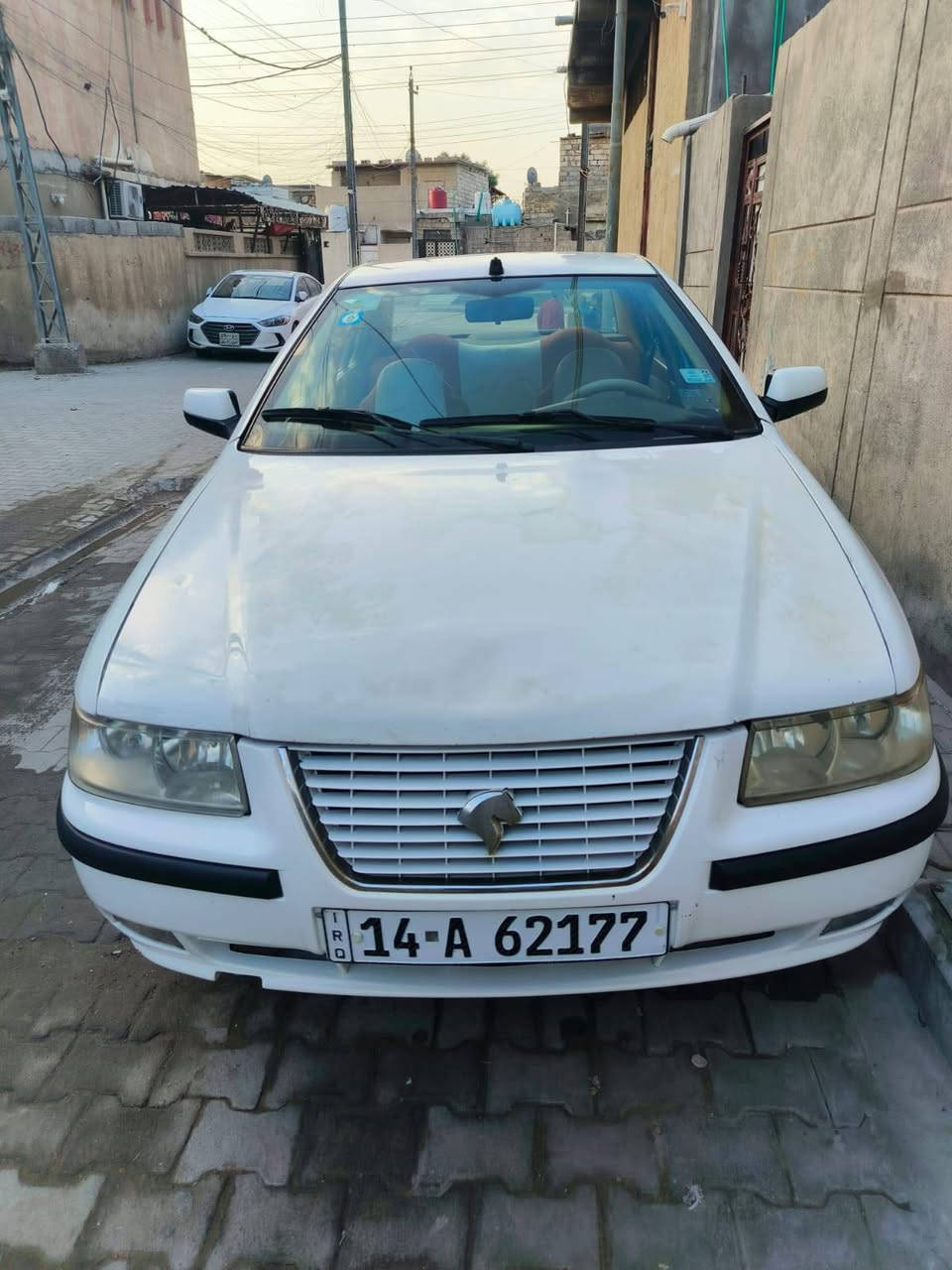 السلام عليكم سمند موديل ٢٠١١ سياره رقم بصره انكليزي  نضيفه مال بيت مكفوله من ضربه والصبغ محرك وكير وحداديه وتبريد جاهزه من كل نواحي
السعر ٣٨ ورقه بيهه مجال بسيط لشراي عنواني بصره غير متواجد ع الفيس أكرر غير متواجد ع الفيس
هاتف ***********
