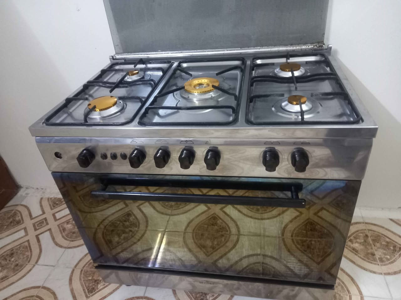 طباخ فريش مصري للبيع شرط الشغل السعر ١٥٠ ألف العنوان موصل حي الصدام بعد السيطرة عالشارع العام *********** *********** يوجد توصيل داخل الموصل أجره عالمشتري موصل, نينوى
