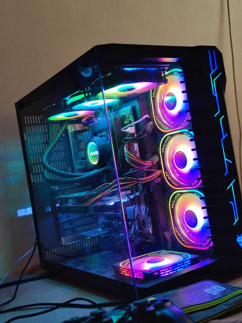 🔥 PC Gaming للبيع 🔥

🖥️ المواصفات:
✅ Intel Core i5-10400
✅ RTX 2060 6GB
✅ RAM 16GB DDR4
✅ SSD + HDD
✅ تبريد مائي للمعالج
✅ 7 مراوح RGB
✅ Windows 11 Pro
✅ UPS احتياطي يتحمل تقريبًا نص ساعة
✅ شاشة LG
✅ باندل FANTECH كامل (كيبورد + ماوس + سماعة + ماوس باد + ستاند)

🎮 يشغل أقوى الألعاب بسلاسة:
Warzone / GTA V / FIFA / Fortnite / Red Dead وغيرها

✅ الجهاز نظيف جدًا
✅ حرارات ممتازة
✅ مناسب للألعاب والبث والمونتاج
✅ جاهز استخدام مباشر

💰 السعر: 1,300,000 دينار
📌 وبي مجال.


**إذا كنت صاحب هذا الإعلان وتريد حذفه لأي سبب، رجاءا أرسل رسالة إلى الدعم الفني**