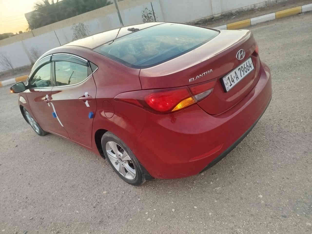 سلام عليكم النتره مديل ١٦ وارد امريكي حادث جاملغ وبنيد رقم بصره دولي مكينه ١٨٠٠ دوش  سياره جديده وجاهزه اي نقص مابيها كله شغال سياره فول مواصفات السعر ١٠٥ مكان السياره قضاء القرنه ***********
