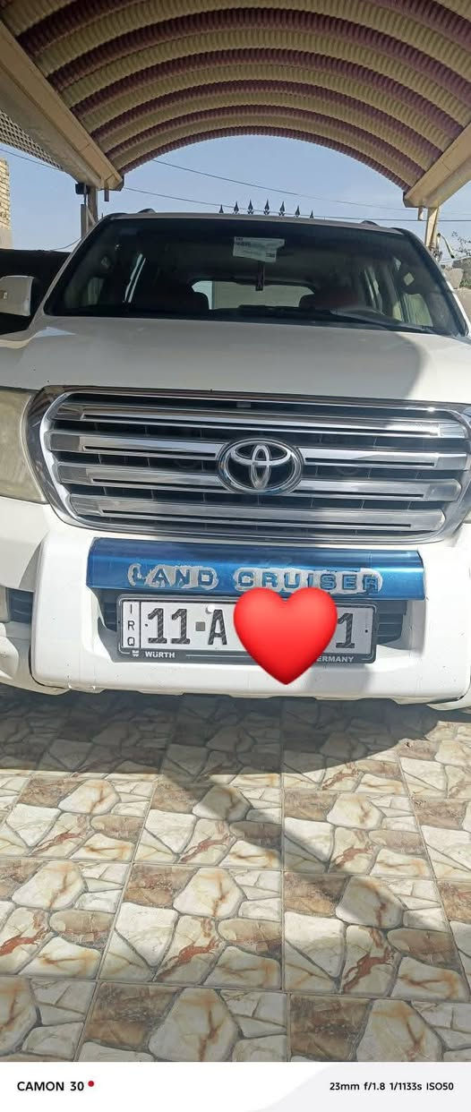 السلام عليكم لاندكروز 2010 سياره جديده سياره كفاله من صبغ وتبديل سياره 6 سلندر سياره فول موصفات رقم بغداد مميز السعر 300 وبي مجال مكان سياره ديوانيه رقم الهاتف ***********
