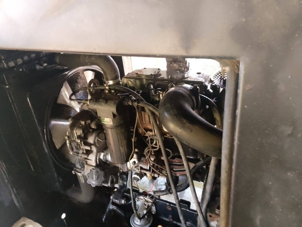 بيركنز انكليزي كاتم 30 kv 
نظيف جدا 
السعر ٣٠ ورقة بي مجال شي بسيط 
عنوانه بغداد المحمودية ناحية الرشيد

اني موكل بالنشر فقط الي يريد يستفسر يتصل على الرقم:
***********
