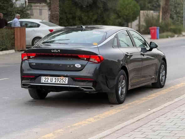 كيا k5 وارد امريكي موديل 2023
***********

حادث جاملغ امامي ايمن مع حافه الباب 
بدون ايرباك 
شواصي لغود تكم مكفولة شرط الفحص 

سعر 170ورقة 

للبيع  K5

بصمة تشغيل وابواب 

حجم محرك 1600 تيربو✈️✈️

لايت انارة led عالي ناصي

رادار جانبي نقطة عمياء 

تحديد مسار توقف ذاتي 

شاشة وكامرة دوارة 

سيارة جاهزة بدون نواقص
تخم تاير جديد 

رقم اربيل الجديد ودخول جديد 

***********

مكان السيارة بغداد الكرخ حي الأطباء
