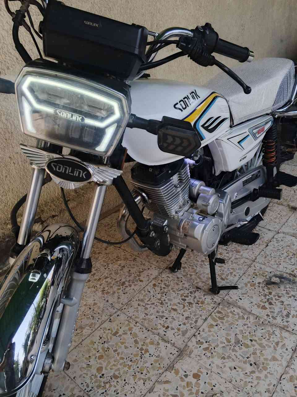 ارخص سفان شكل جديد للبيع كامله مابيهه نقص 600
سفان 24 شكل جديد كامله مكمله سلف كهربائيات تخم تاير اشاير ولايتات كله لد الشكل الجديد رايدهه 600 مجال قليل  خواتهه ترة ب800 مكاني صويرة تقاطع ***********

