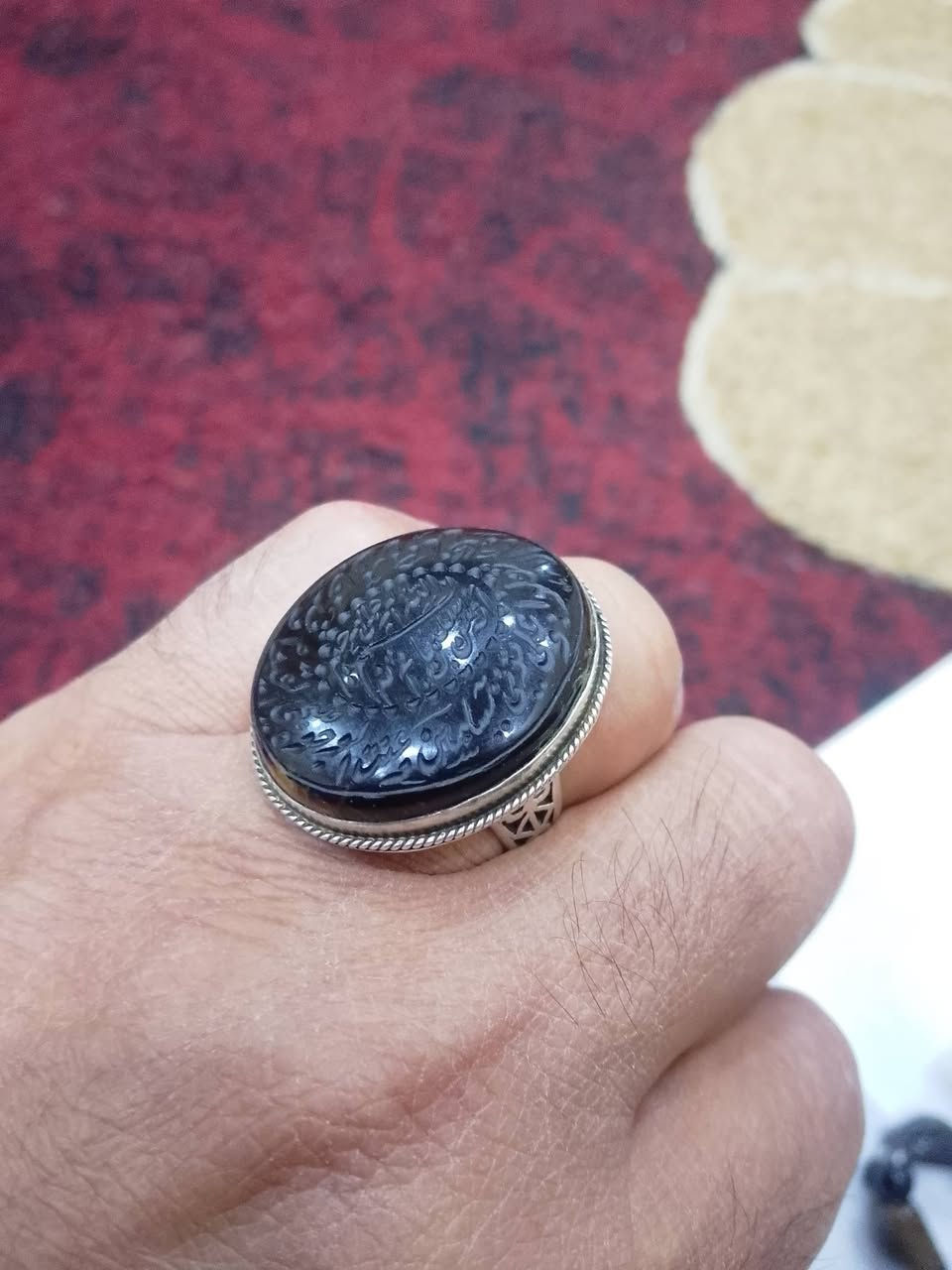 للبيع خواتم عقيق يماني فضه شفة العبد منقوش طلسم سيد علي القاضي وخاتم فضه شرف الشمس منقوش  وخاتم زبرجد فضه تراش خلية النحل قياس الخاتم 2ملم 
وسوار جزع اصلي حجم كبير  وسوارات كهرب واحجار عباس اباد كلمن وسعره. العنوان نجف  لا يوجد خدمة توصيل لمزيد من المعلومات مراسلة واتساب ***********
