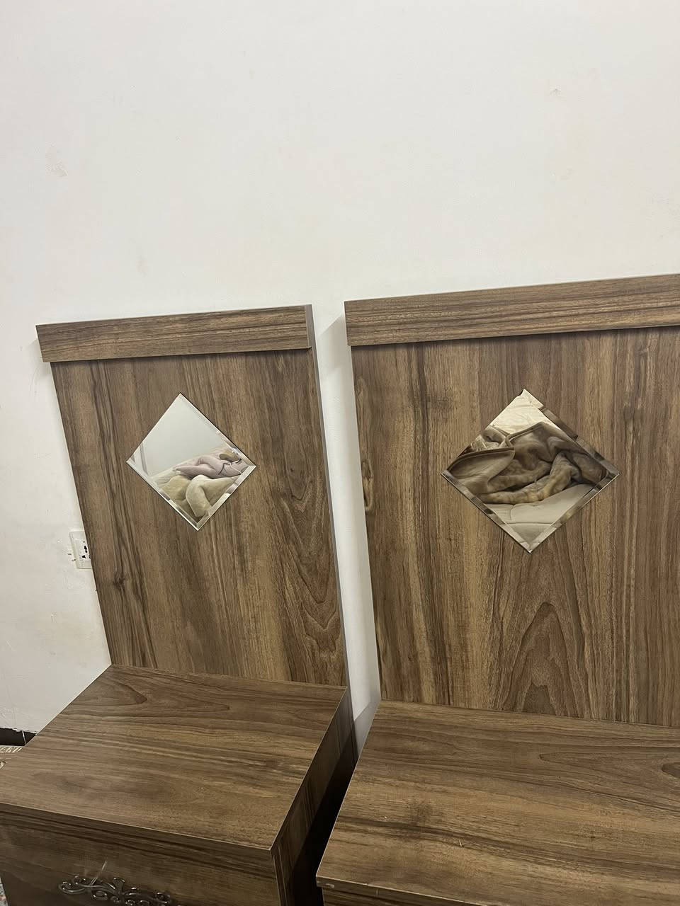 لە سلێمانی : تاقمی نوستن دوو کۆمیدی و مێزتەوالێت و سستەمێکی دوو نەفەری بە تاقمی سەر سستەمەکەوە  بۆ نرخ تەلەفون بۆ ئەم ژمارەیە بکەن   ***********
