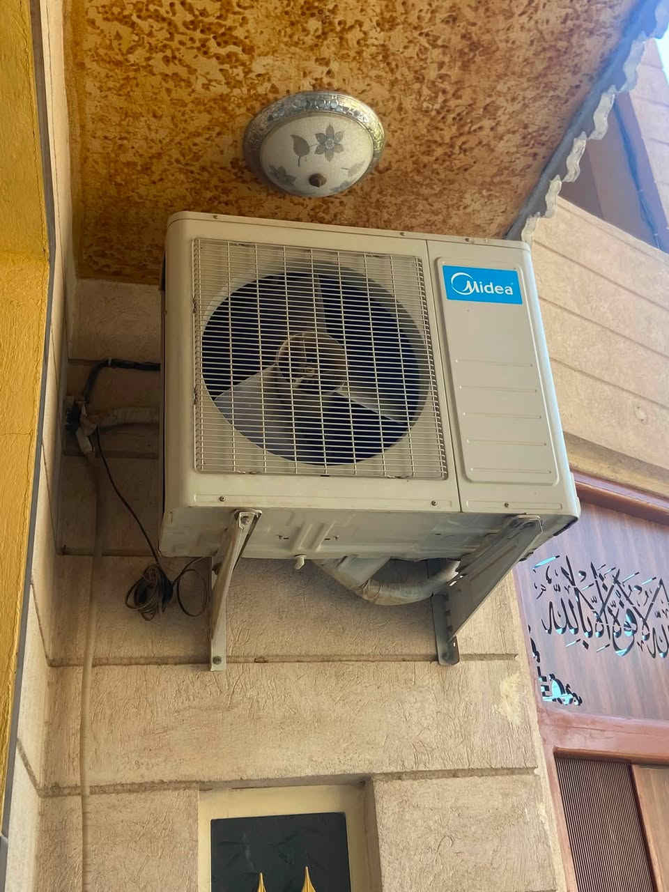 السلام عليكم
عندي سبلت ميديا  طنين للبيع سبلت نظيف وشغال على الاخير
رايده ب ٤٠٠ من الاخير 
*********** للاستفسار
