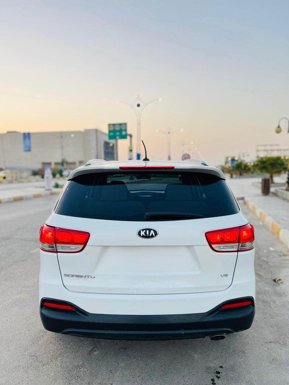 للبيع سورنتو 2018 شكل 2020
حره رقم ذي قار باسمي مداور ثاني يوم حادثه ثلاث قطع تبديل وبيه صبغ قطعتين 
ماشيه 70الف
محرك 6 سلندر 3500  تبريد ثلج حداديه مال زيرو سياره خير من الله نص فول شاشه اندرويد سبعه راكب دواخل لونين 
المكان الناصريه مركز 
السعر 177وبيه مجال
للاستفسار
 *********** ناصرية, ذي قار
