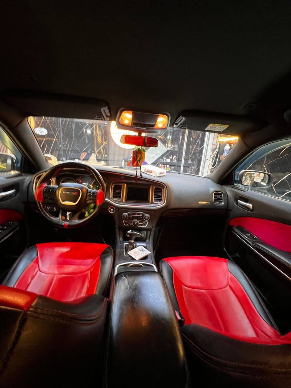 السلام عليكم.
جارجر. خليجي مكفولة من الصبغ والتبديل والايرباكات سليمة . بيها فقط بارد اقل الشبر. بخشم الجاملغ الامامي الايمن. السيارة بعدها بحالة الوكالة. بالكارتون.. وممشتغلة ع خط.
السعر ٢٢٢ وبيها مجال. ماشية ٧٤ الف. مكانها بغداد.. رقم السيارة اربيل بأسمي. ***********.
