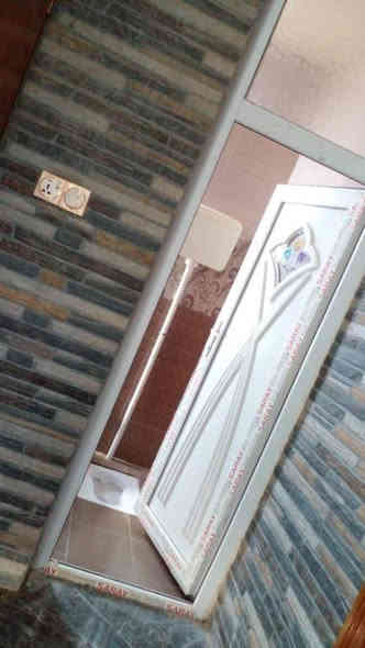 السلام عليكم بيت للبيع
بيت بناء حديث  طابقين يحتوي علئ  اربع غرف نوم كبيره  صالتين كبار لكل طابق صاله يحتوي علئ ٣ مجاميع صحيه وسقوف وديكورات البيت مغربيه 
بيت من الطراز الحديث  
 الاساس البيت والسقف كوكنكريت بناء البيت درجه اولئ 
 المساحه ٢٠٠  
الموقع 
عفك حي الجوادين خلف حسنيه الجوادين 
الاتصال علئ صاحب الرقم 
‏‪***********‬‏
‏
