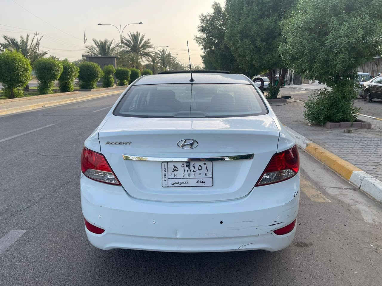 اكسنت 2014 خليجي جدا نضيفة استخدام منزلي مكفولة من الصبغ والتبديل السيارة بلادي على وضع الشركة بيهه شخوط بسيطة بالدعاميات محرك 1600 دوش كير AT ماشية 125000 كيلو مكانها بغداد السلاميات سعرها 105 وبيها مجال قليل 
*********** بغداد, العراق
