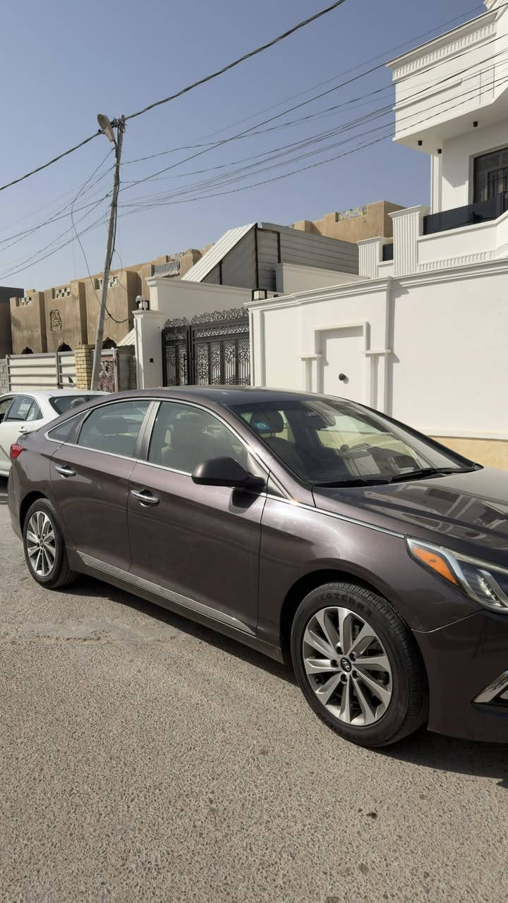 السلام عليكم ورحمة الله وبركاته 
سوناتا 2015 وارد امريكي
محرك 2400 GDI C1
بيها صبغ جاملغ خلفي ايسر 
وتبديل قبغ جنطة بلادي نفس اللون
محرك وگير نظيف بدون تبخير ولا تنقيص
تبريد ثلج
السيارة بأسمي بغداد سنوية ورقم جديد

السعر 113$  وبيها مجال بسيط 
مكانها الفلوجة الحي الصناعي
للإستفسار
***********
***********
