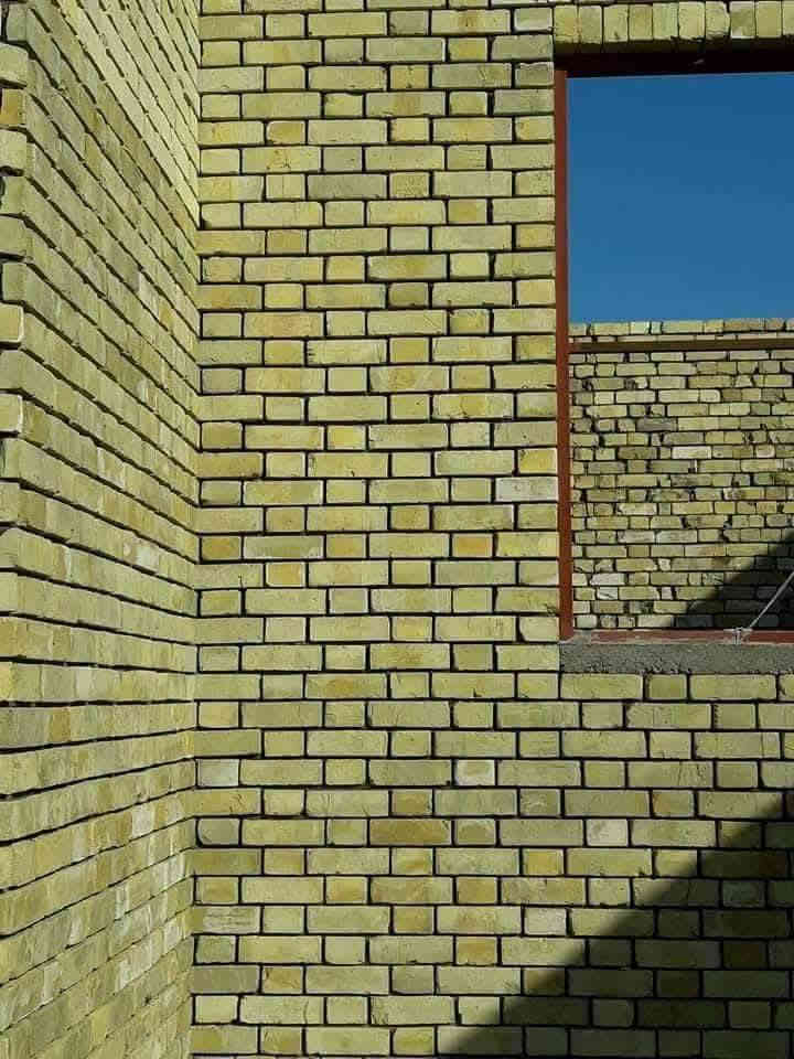 هاذي أحد عمالي من البناء في الكوت مع اخوكم أبو حسين الخلفه لل***********
