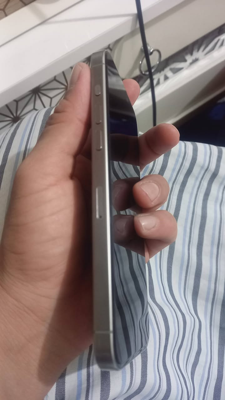 ايفون 15بروماكس شرق أوسط مكفول  بطاريه88عد دورات462بيه كسر نعم بالظهر ماثر عليه كمل مالحقاته
مكاني شطره


**إذا كنت صاحب هذا الإعلان وتريد حذفه لأي سبب، رجاءا أرسل رسالة إلى الدعم الفني**