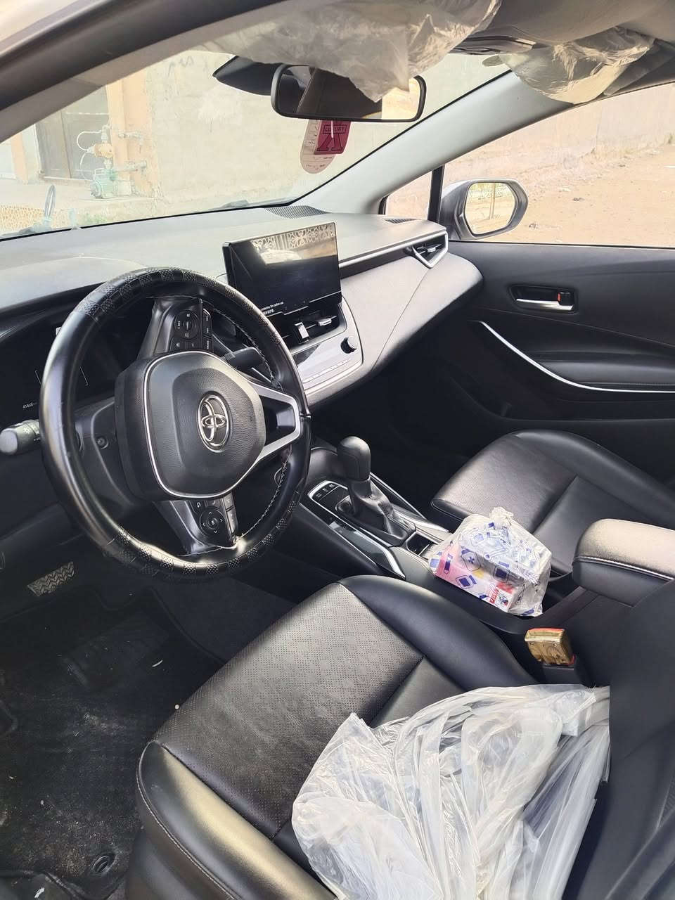 كورولا موديل ٢٤هايبرد للبيع او مراوس السياره بيها بارد باب السكن.سلايت كشنات جلد اسود رقم بغداد سعر ١٤٣ مجال قليل ماشيه ٤١ إتصال على الرقم***********
