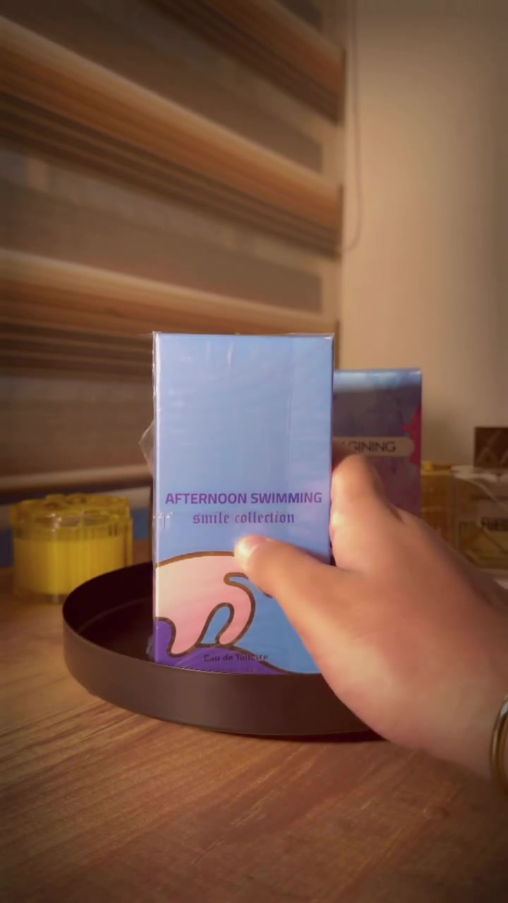 🌊 Louis Vuitton – Afternoon Swim
Master Quality | 100ml | 3.4 FL.OZ

استمتع بإحساس الانتعاش المطلق مع Afternoon Swim، أحد أشهر عطور Louis Vuitton للجنسين، المصمم ليمنحك طاقة، أناقة، وحضورًا استثنائيًا منذ أول رشة.

✨ Luxury Fragrance
عطر فاخر يجسد أجواء الصيف والبحر والانتعاش، بتركيبة راقية تناسب الرجال والنساء، مثالي للاستخدام اليومي، السفر، والعمل، والمناسبات.

🍊 المكونات العطرية

الافتتاحية:

* البرتقال
* البرغموت
* اليوسفي

الطابع العطري:

* حمضيات منعشة
* نفحات مائية
* أروماتك
* لمسات عنبرية ناعمة
* لمسة حلوة خفيفة

🏛️ عن Louis Vuitton

تُعد Louis Vuitton واحدة من أرقى دور الأزياء والمنتجات الفاخرة في العالم، وتشتهر بابتكار عطور استثنائية تجمع بين الحرفية الفرنسية والمكونات عالية الجودة، لتقدم تجربة فاخرة لعشاق التميز.

⭐ التقييم

★★★★★ 5/5

✔️ انتعاش يدوم
✔️ فخامة فرنسية
✔️ مناسب للجنسين
✔️ مثالي للأجواء الحارة والصيفية

⸻

📦 المواصفات

💎 Master Quality
📏 الحجم: 100 مل (3.4 FL.OZ)
💰 السعر: 25,000 دينار عراقي

🚚 التوصيل

📍 داخل بغداد: 5,000 دينار عراقي
📍 خارج بغداد: 10,000 دينار عراقي

💳 الدفع الإلكتروني

✅ SuperQi (سوبر كي)
✅ FIB (First Iraqi Bank)

📩 للحجز والطلبات

عبر الرسائل الخاصة (دايركت)
📞 ***********

✨ اقتنِ فخامة Louis Vuitton Master Quality، واجعل حضورك يترك انطباعًا لا يُنسى
