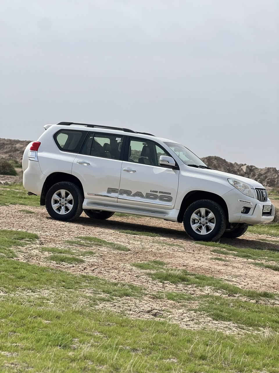 سلام عليكم

تويوتا برادو (6 سلندر)  TXL مديل 2013 كويتي 

ماشيه 142 الف حقيقي 

رقم بغداد سهل مميز 

شرط التحويل السياره باسمي سنويه جديده
تبريد ثلج 
سياره جاهزه ما بيها اي نقص 
سبعة راكب 
دبل تانكي
فتحه بالسقف
سبير تعليك 
شاشه +كامره 
مري شفط + اشاره + بصمة ابواب 
تحكم ستيرن جهتين 
بصمات عدد 2
كير محرك عل فحص بدون فتح بلاد
محرك 4000

دوشمه جديده 7 راكب + ارضيه جديده

باقي التفاصيل وتساب او اتصال   

 ***********

مكان السياره بغداد الشعب السعر 300$

سياره كفاله عامه عدا بارد حجم اتلث أصابع  بهلال الجاملغ الخلفي مثل ماموضح بصوره
