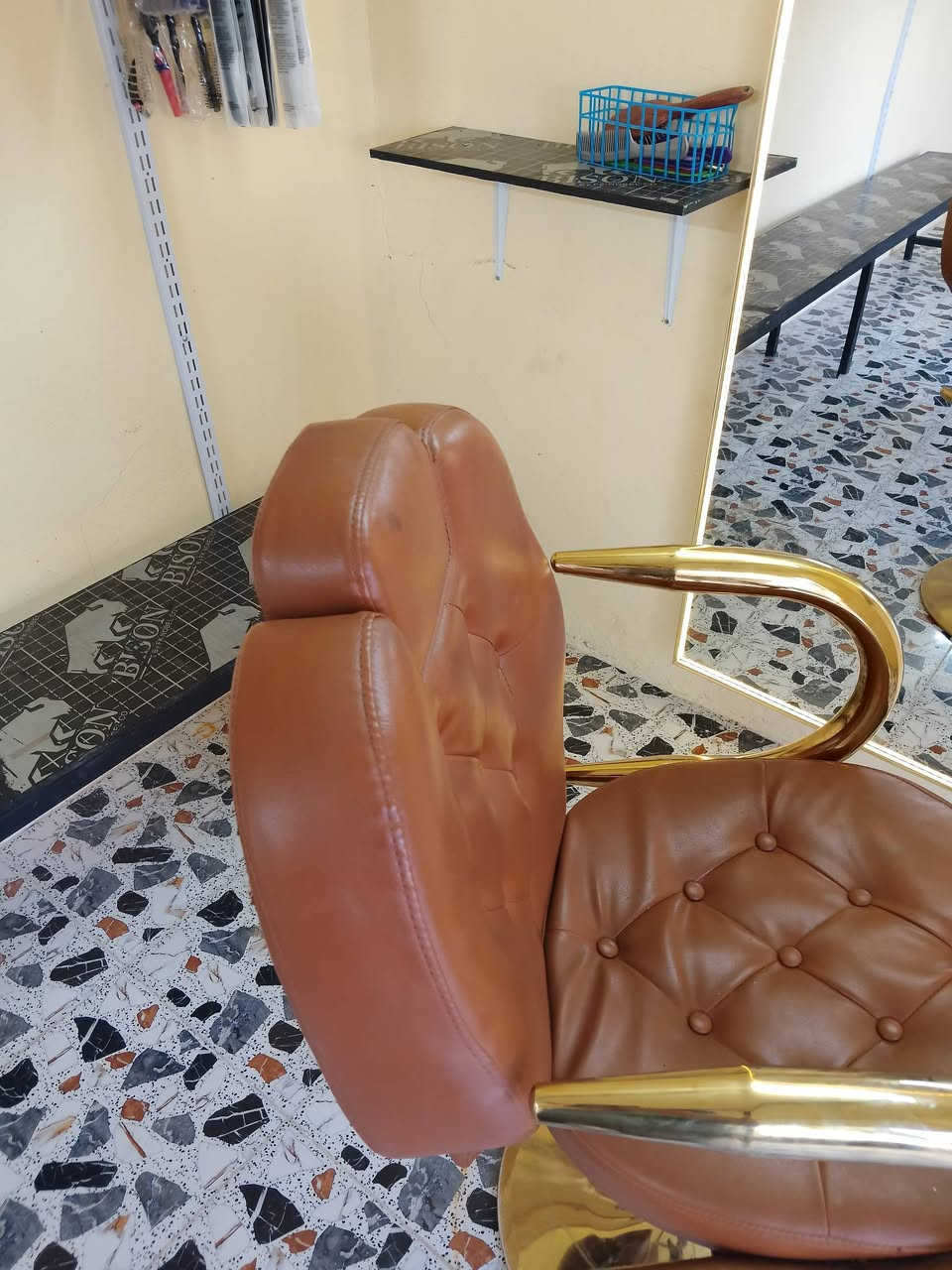 متاح كرسي حلاقه نظيف حيل استخدام قليل حيل ومرايه نظيفه بيها اضائه 3 الوان نظاف حيل سعر250 بيهم مجال للشراي مكان موصل ايسر


**إذا كنت صاحب هذا الإعلان وتريد حذفه لأي سبب، رجاءا أرسل رسالة إلى الدعم الفني**