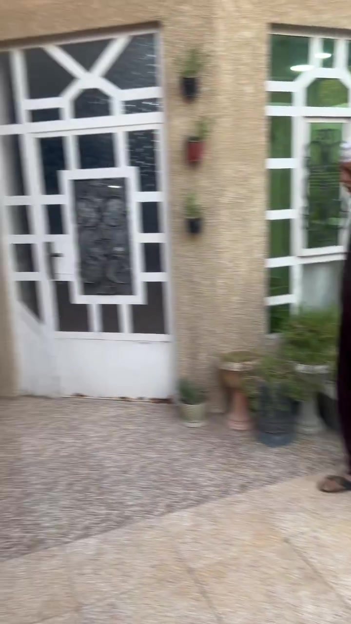 سلام عليكم بيت للبيع مساحه ١٥٠متر موقع حلو مميز مكانه ابو غريب شهداء شارع السكلات مقابيل دكتور عبد القادر مجاور صيدليه زينه الاستفسار ***********
